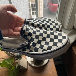 Women’s slide on checkered vans